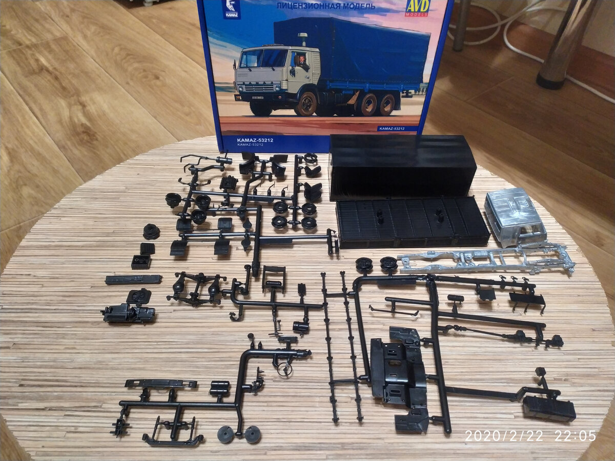 Литники и другие детали набора после сушки