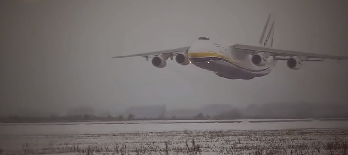 Тяжёлый дальний транспортный самолёт АН-124 «Руслан»