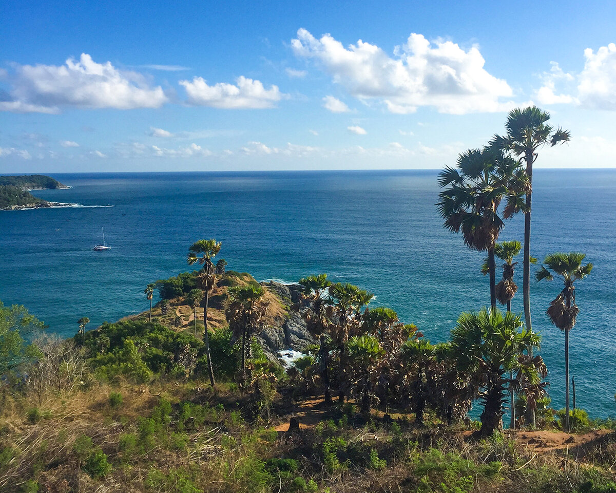 Мыс Промтеп - самая южная точка острова Пхукет. Здесь мы оказались благодаря нашим тайским друзьям. А как мы их обрели - читайте в материале.