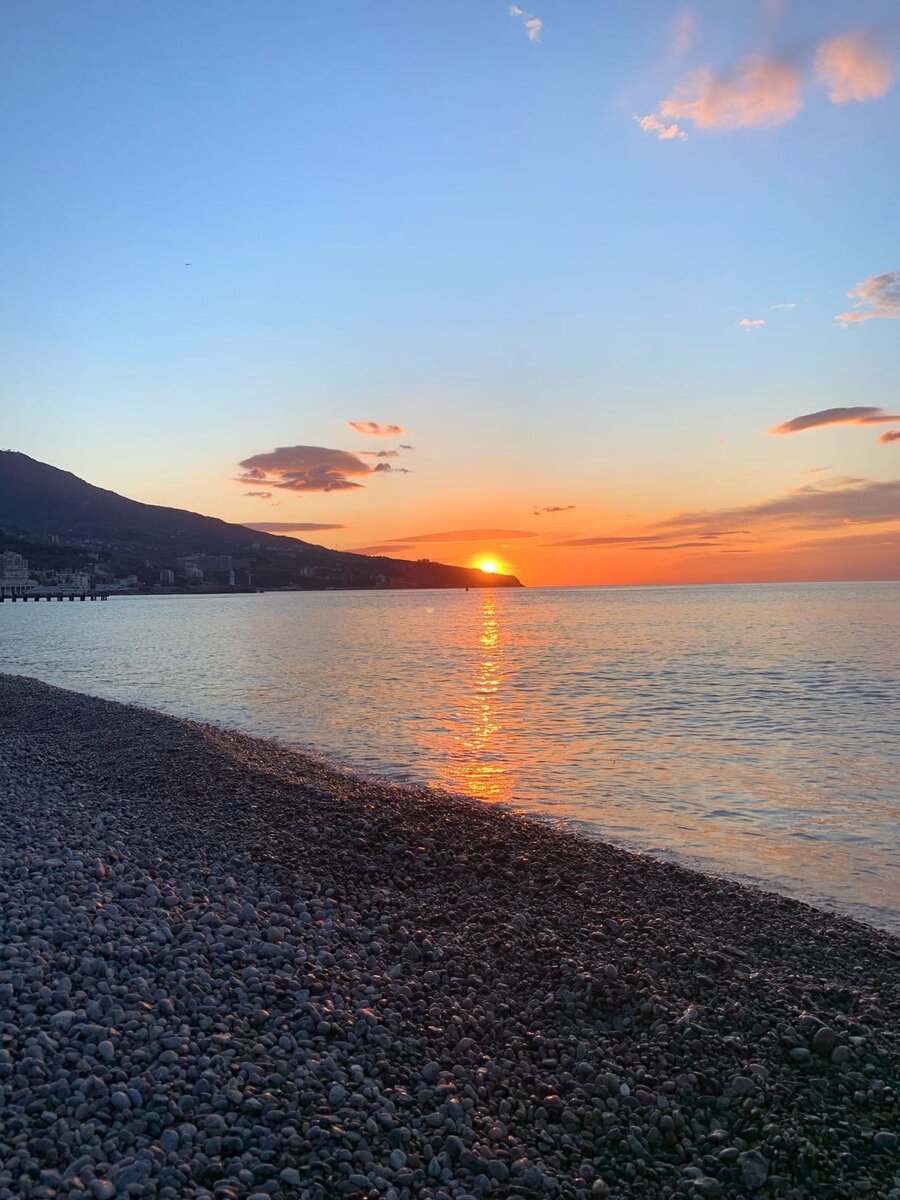 Рассвет в Ялте