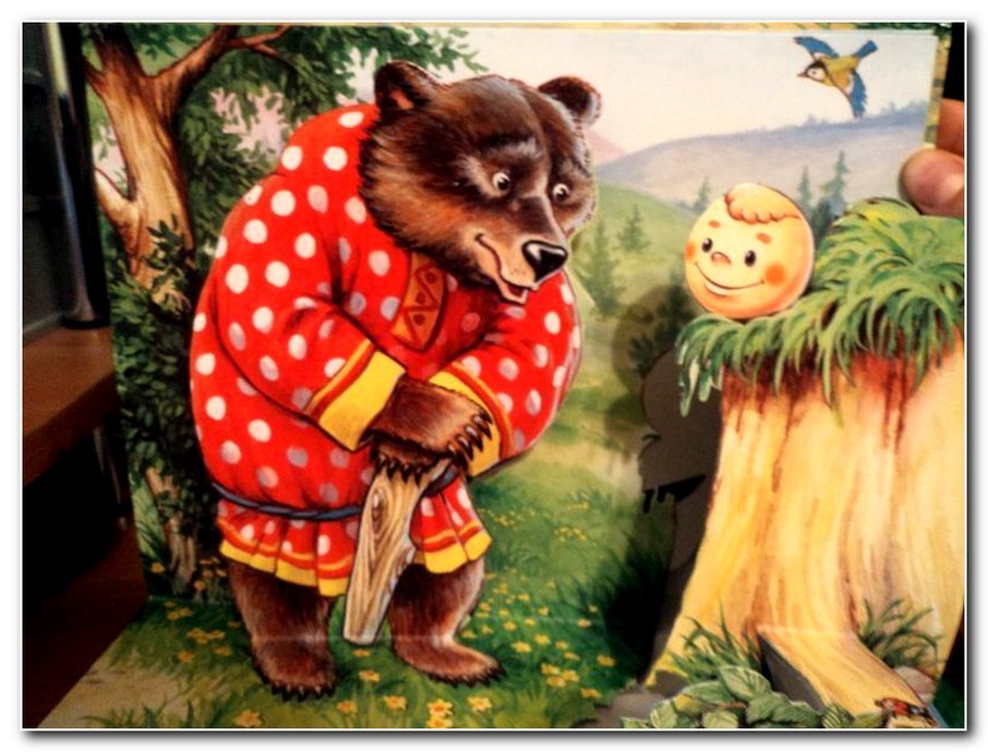 Мишка герой произведения. Медведь сказочный. Медведь и Колобок. Медведь из сказки. Сказка Колобок медведь.