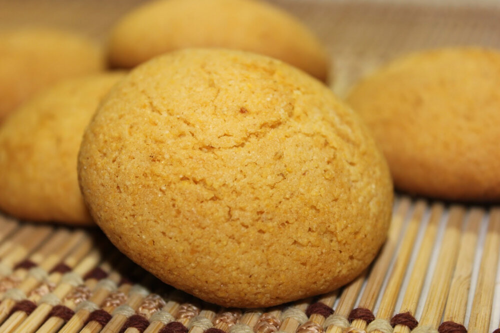 Форму можно придавать любую, палочки удобно держать в ручках.