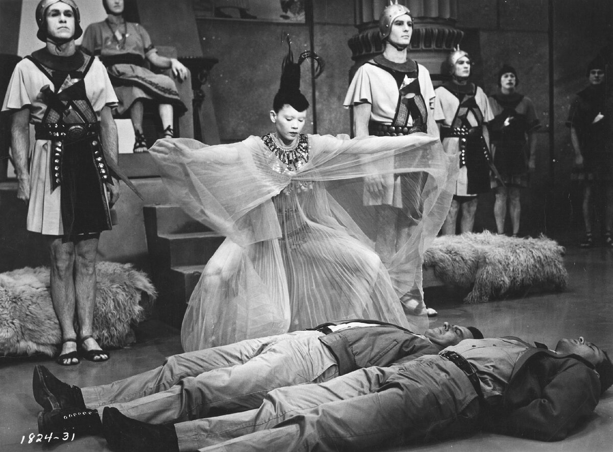 Кадр из фильма "Подземное население" (1956)