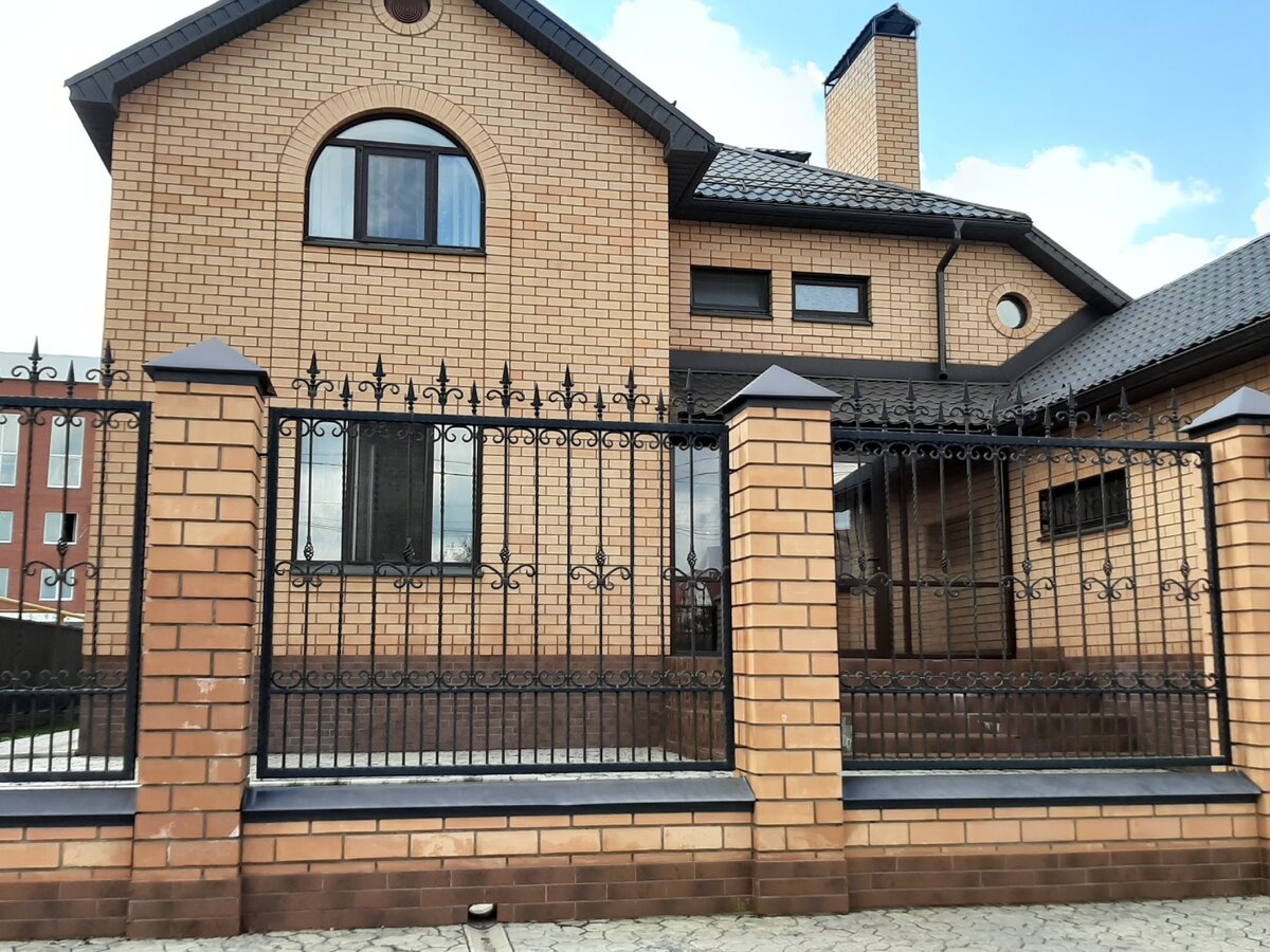 Цоколь от 1 м.высотой. 