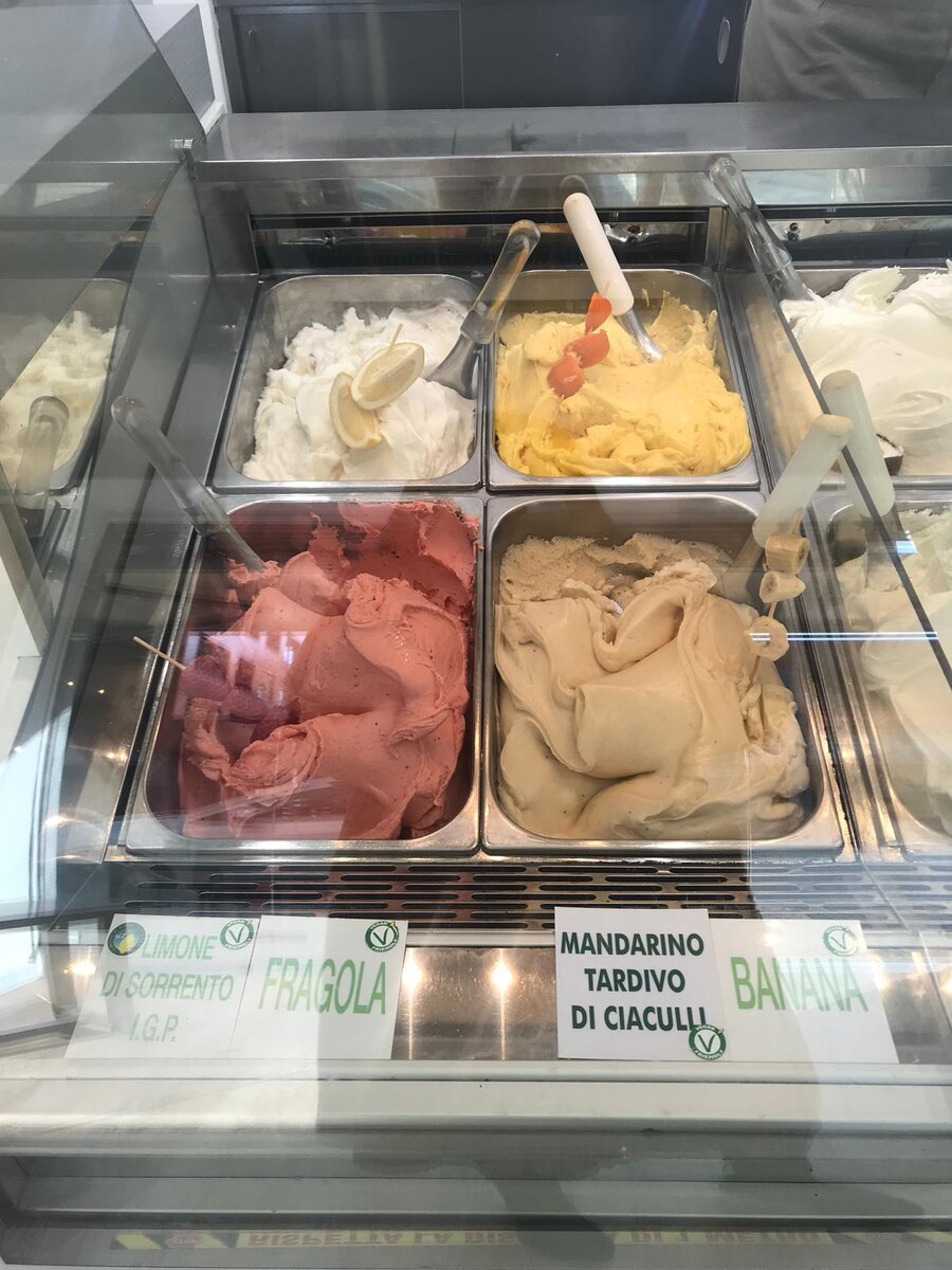 Выбор фруктовых вкусов в марте! Выбор пока не велик- ждем лето! Фотография из личного архива.