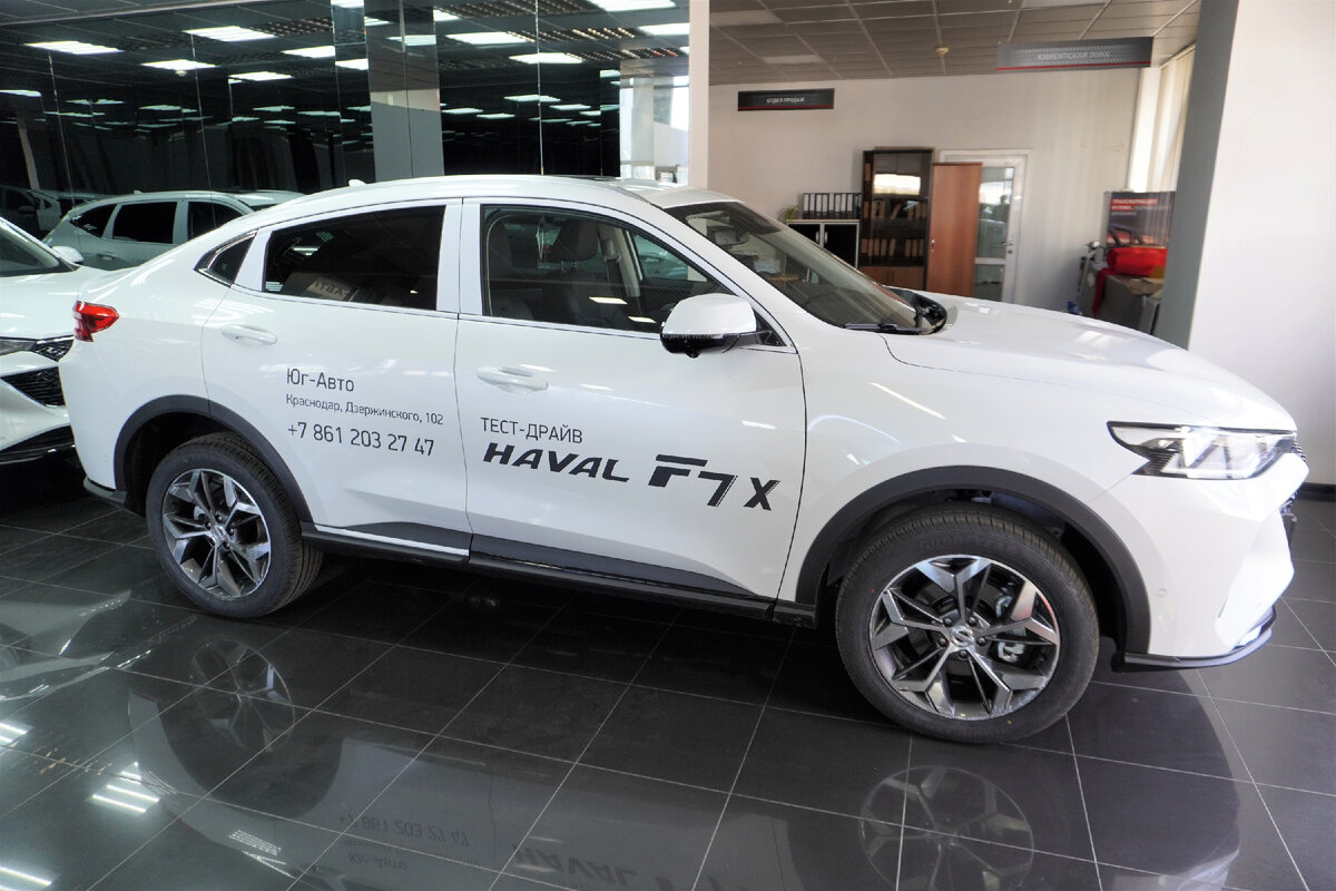 В продаже появился обновленный купеобразный кроссовер Haval F7X 2022 года.  Рассмотрел новинку в автосалоне | МЕХВОД | Дзен