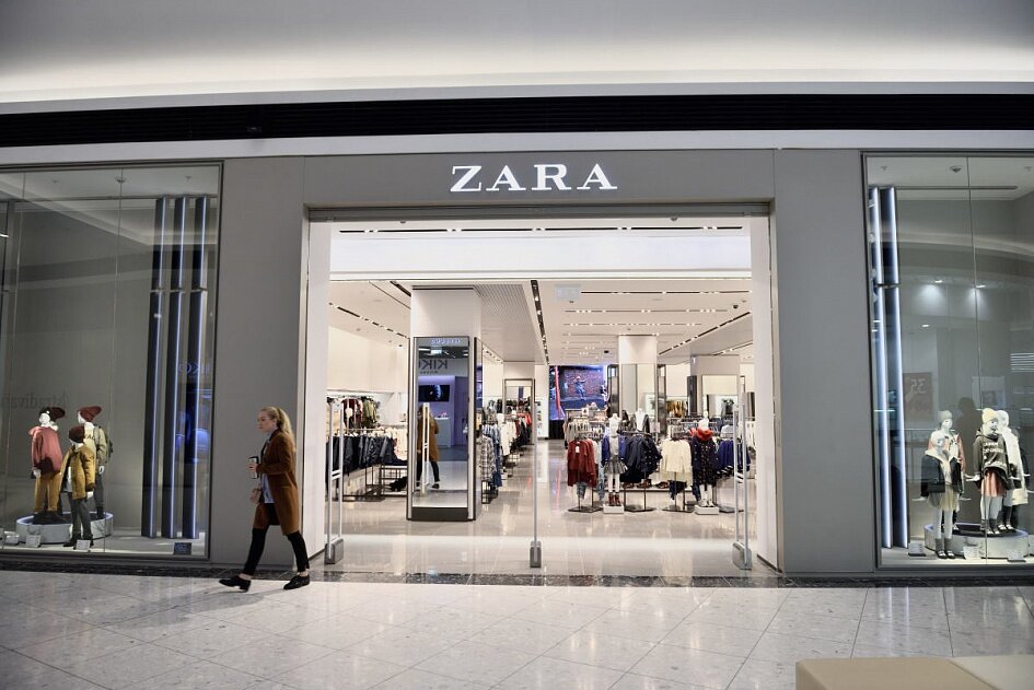 Zara kz. Zara Bershka. Zara магазины в Москве. Зара Атриум. Zara белая дача.