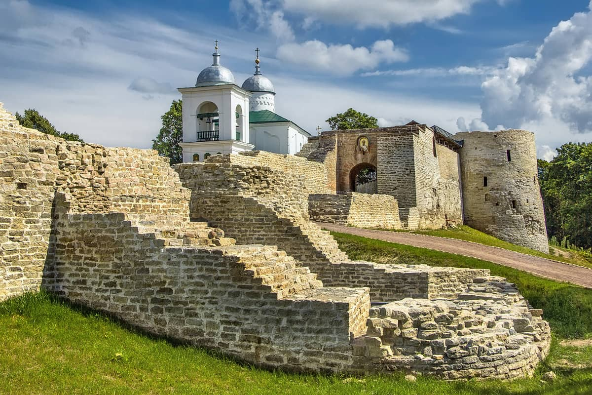 Изборская крепость. Фото: https://yandex.ru/images