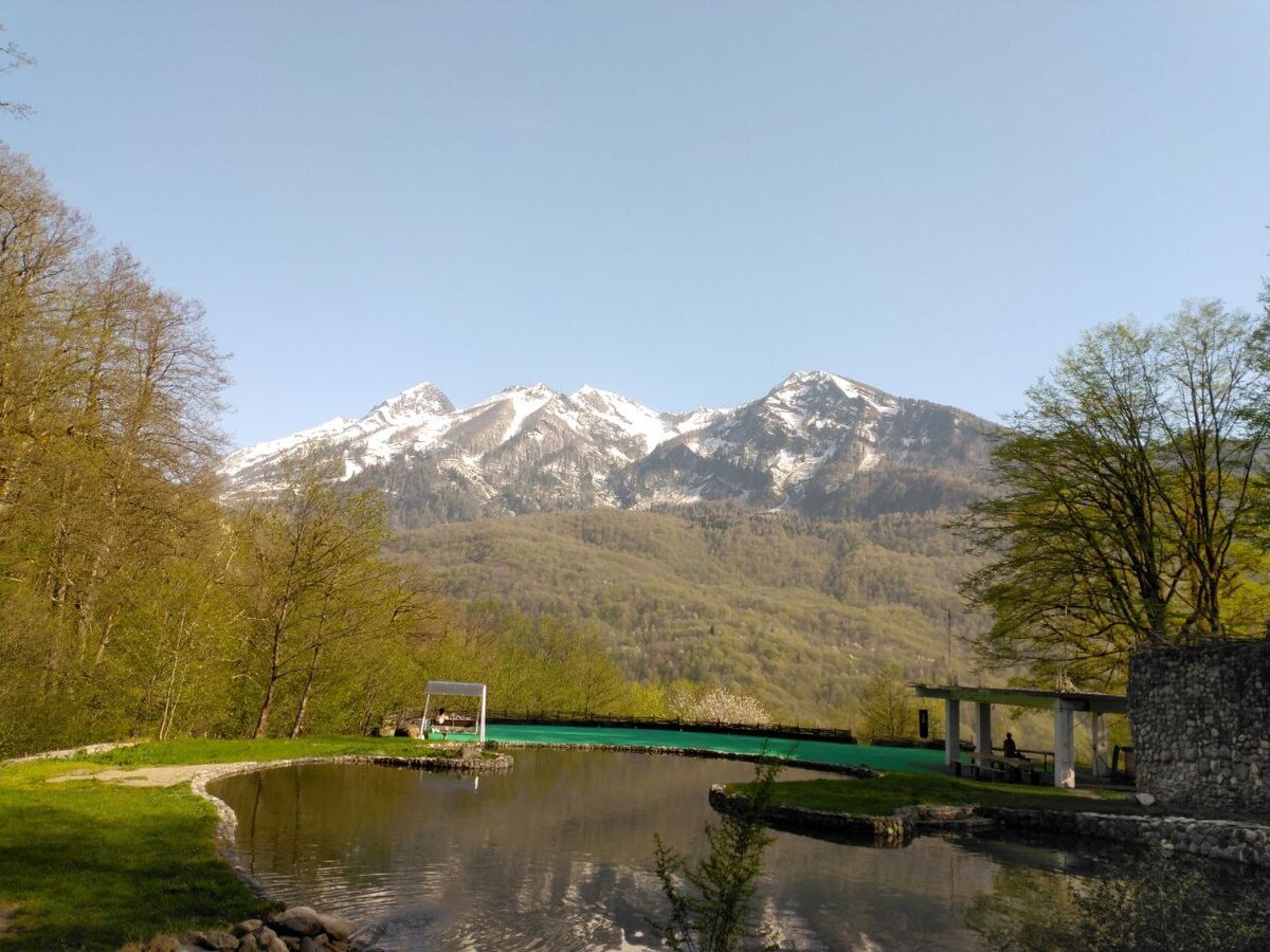 Вид на горы в Красной поляне
