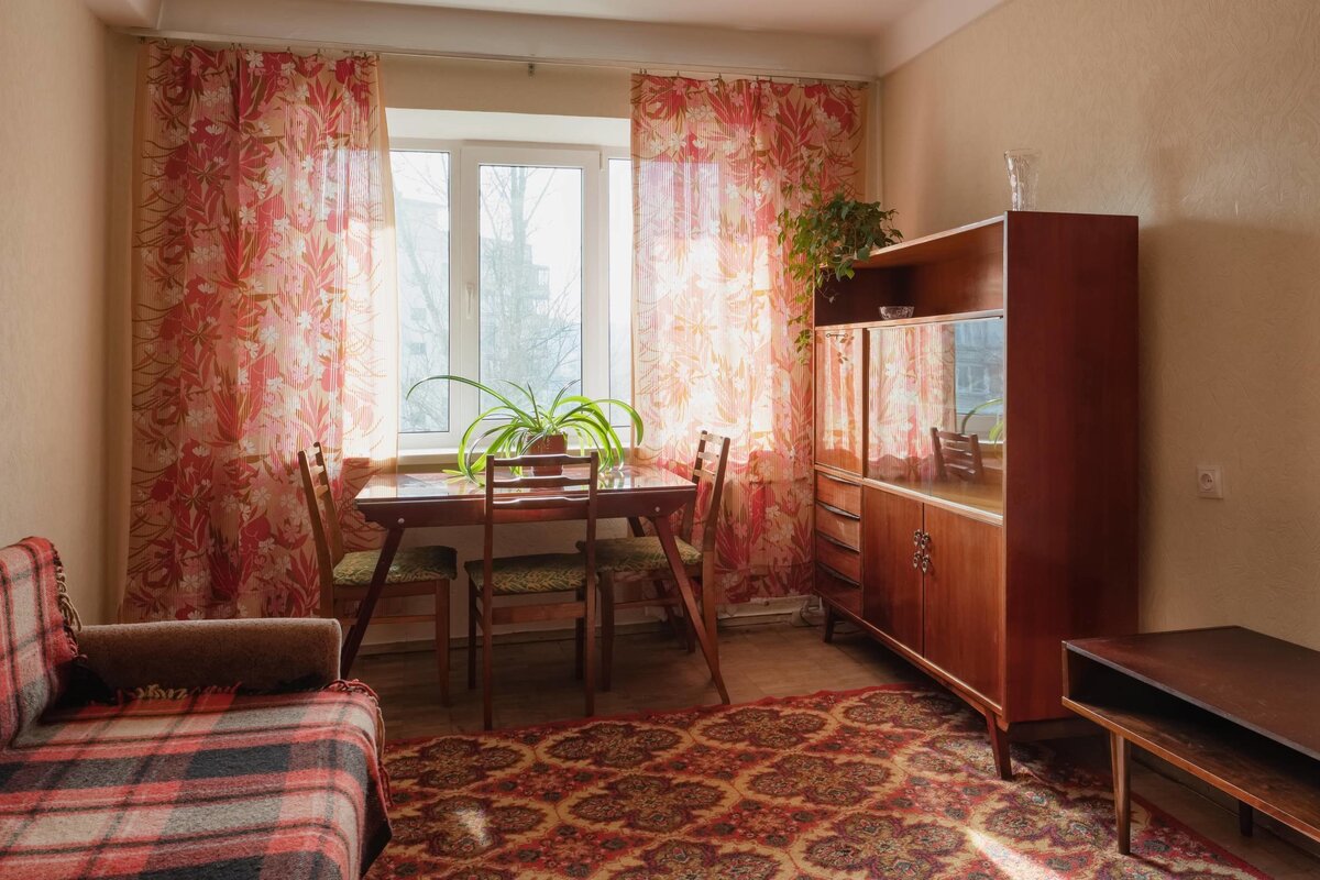     Ретро из СССР: какие советские вещи у современных дизайнеров в тренде