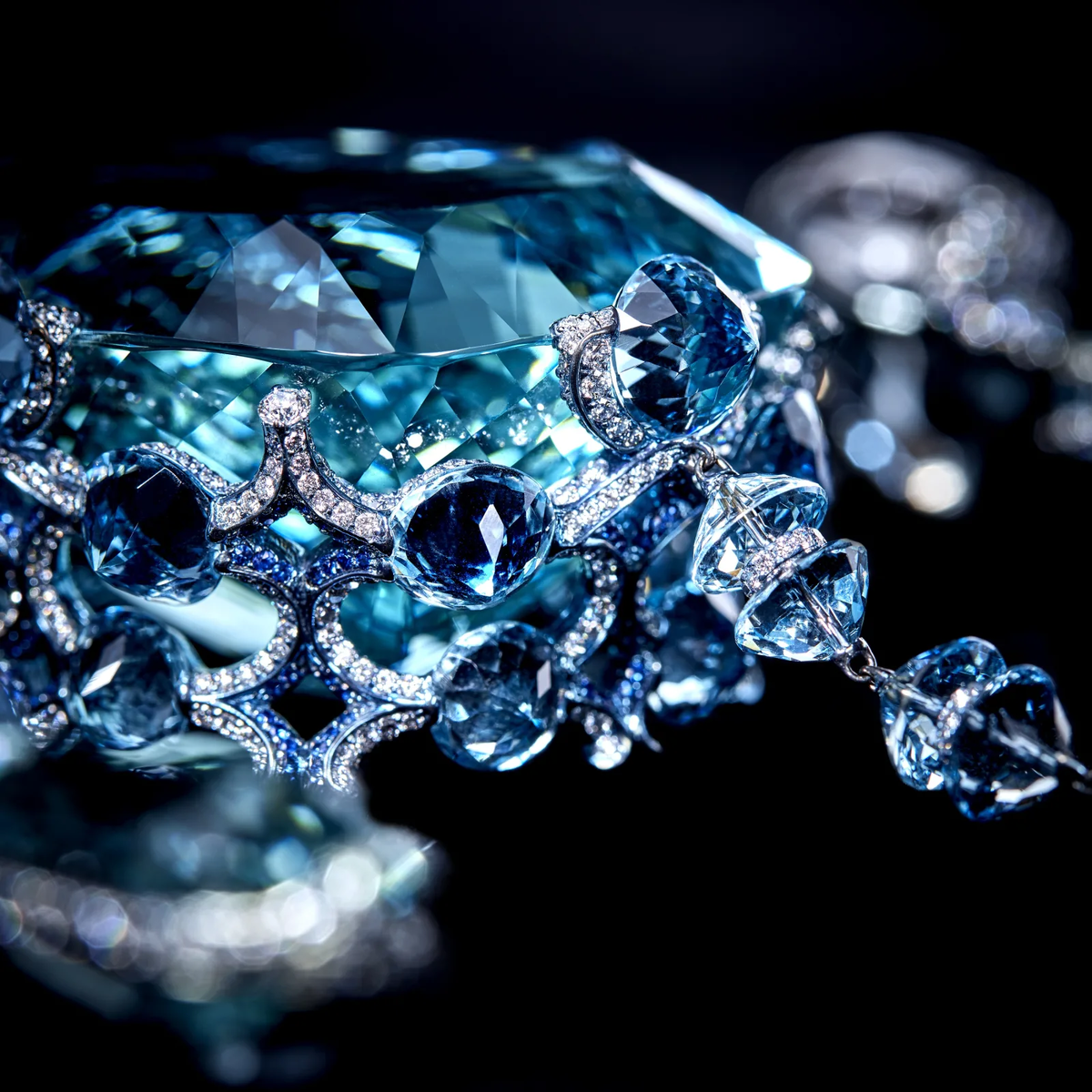 Parure - �������� � ������ Wallace Chan