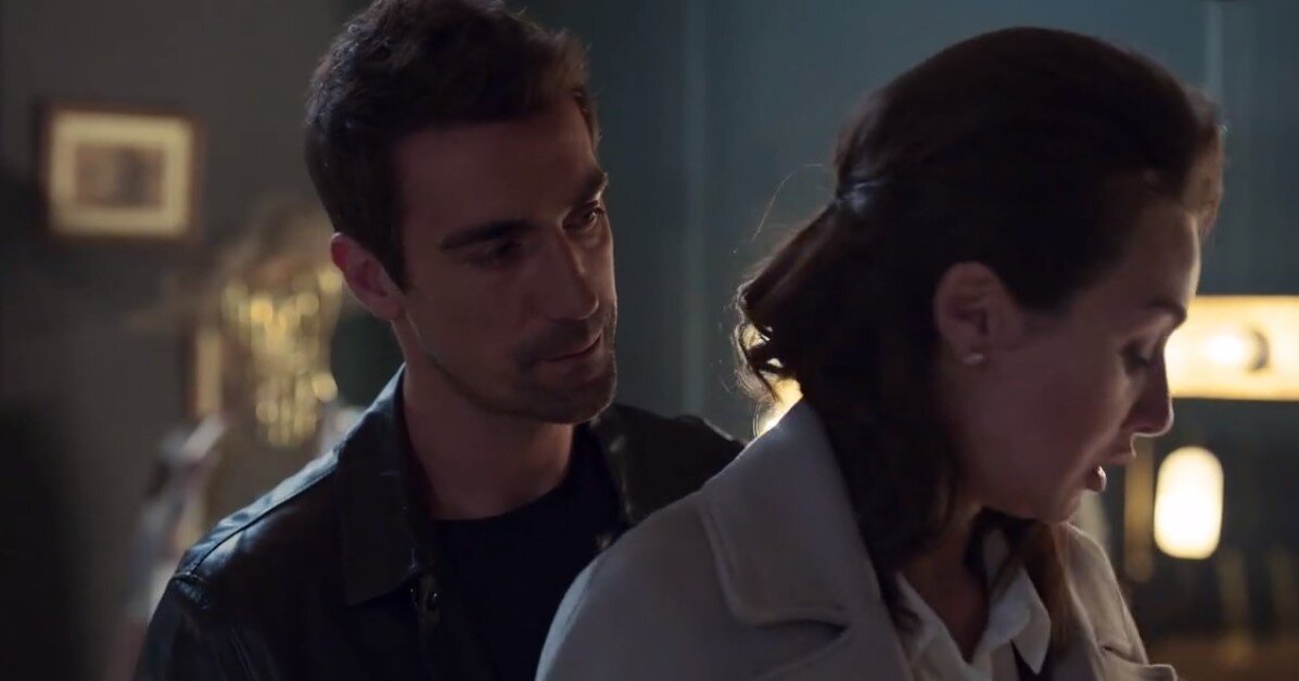 Надежды Кенана на возвращение чувств Лале обретают новую силу, после интриг Аслы. Кадры из сериала "Полет птицы" В галерее несколько фото