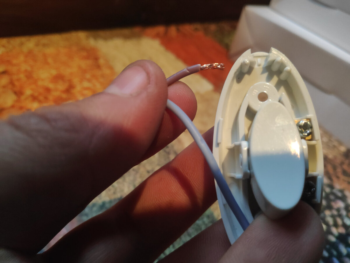 Выключатель на гибком проводе - это та часть любого прибора, которая испытывает самые частые нагрузки, между прочим!