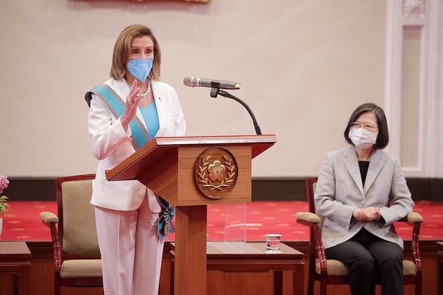    Нэнси Пелоси во время визита на Тайвань Taiwan Presidential Office