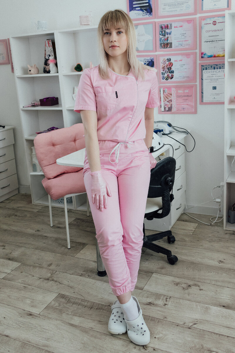 Год назад (29 сентября) я запустила five o 'clock в белом кабинете — да, да я не вру, если посмотрите (ВСЕ! одноименные) мои соц сети и отмотаете на 29 сентября, там будет документальное подтверждение https://vk.com/daria_nails34a