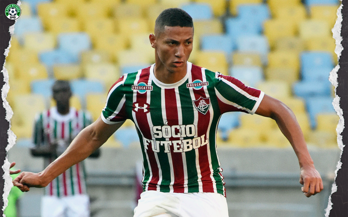 Бразилия забила