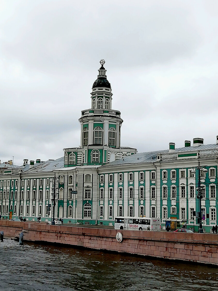 Очень красивое, на мой взгляд, здание.