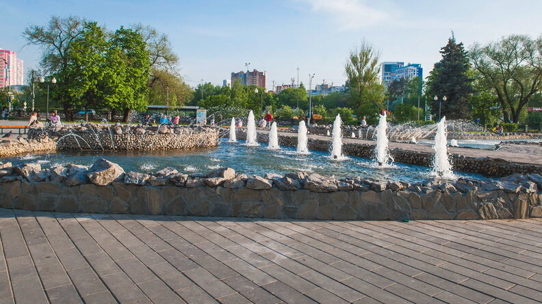     В Ростове-на-Дону в пятницу, 1 сентября, температура воздуха может подняться до 34 градусов, сообщили синоптики.