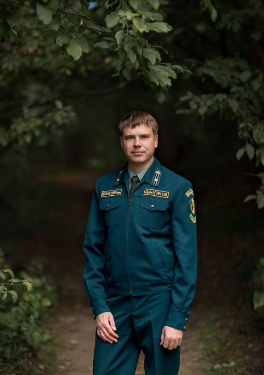 С опасностью пожаров лесничий Николай Лычагин столкнулся в 2010 году. Фото: Наталия Безлепкина