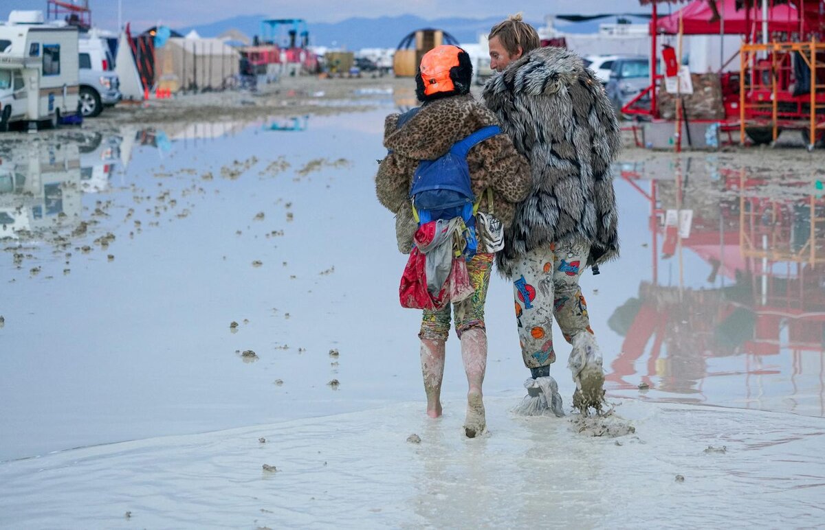 Невероятное безумство»: участник Burning Man — о смазанном фестивале | РБК  Стиль | Дзен