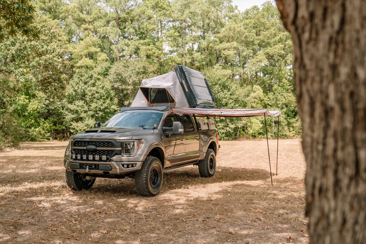 Палатка для четверых на крыше автомобиля: представлен Ultimate F-150  Overland Rig | iXBT.com | Дзен