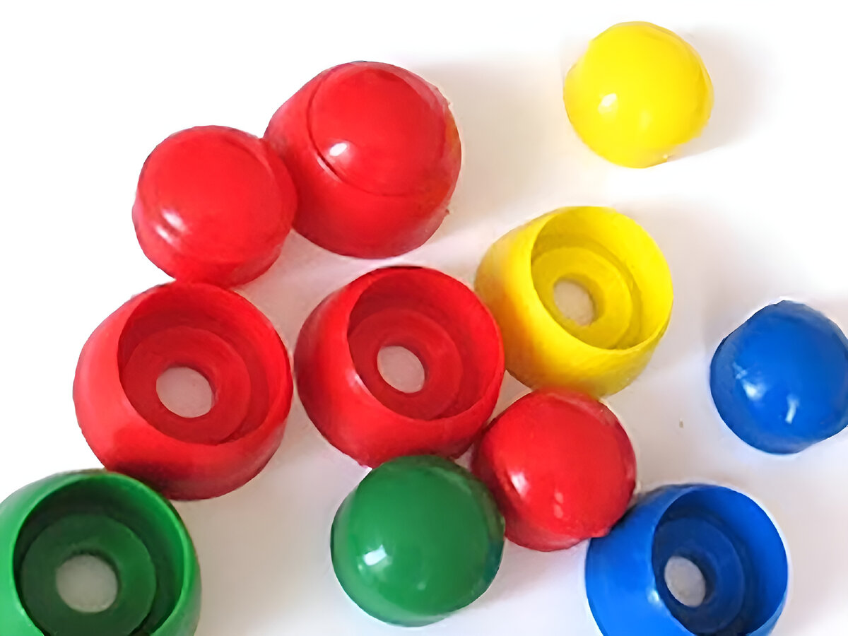 Пластиковые плоские колпачки для болтов (гаек) доступны в нескольких цветах. 