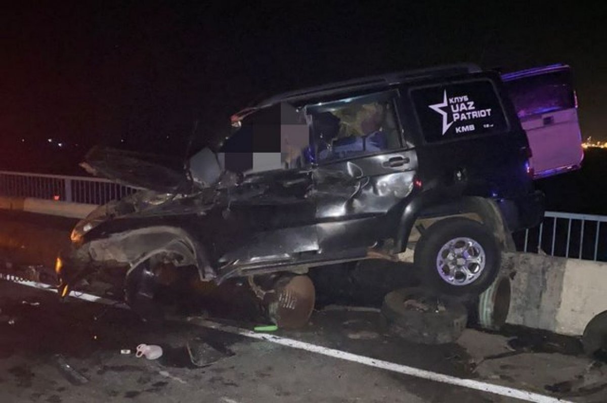    В ДТП на Ставрополье погиб человек из-за труб, высыпавшихся из грузовика