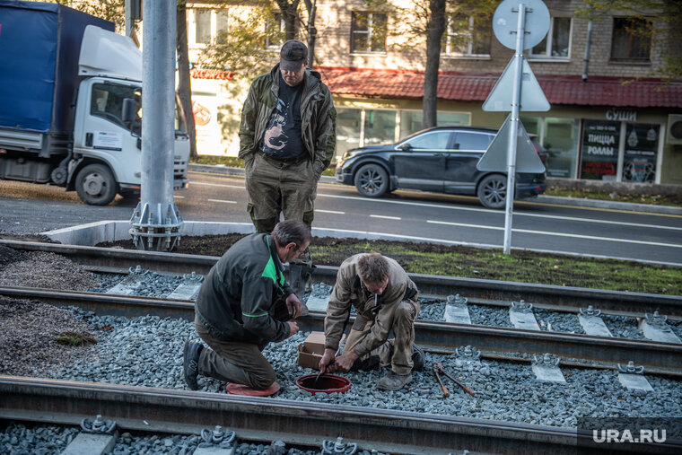    Трамвайные пути ремонтировали с апреля