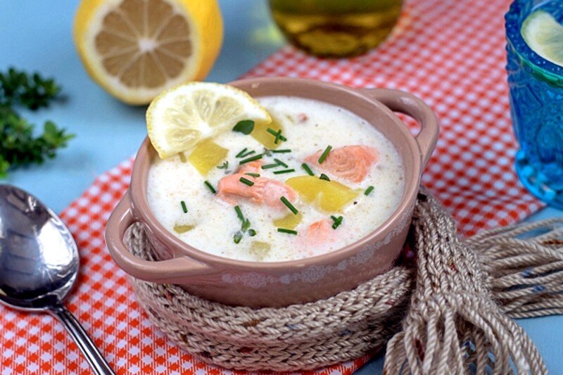 Сливочный суп с лососем