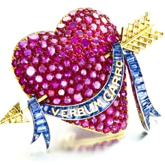 Одно из легендарных сердец - брошь, созданная  еще в 1935 году легендарным ювелиром  Полом Флато