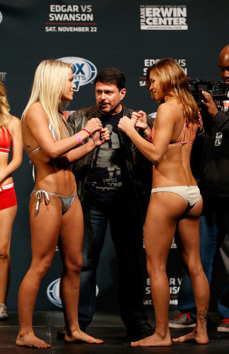 Пейдж Ванзант (слева)