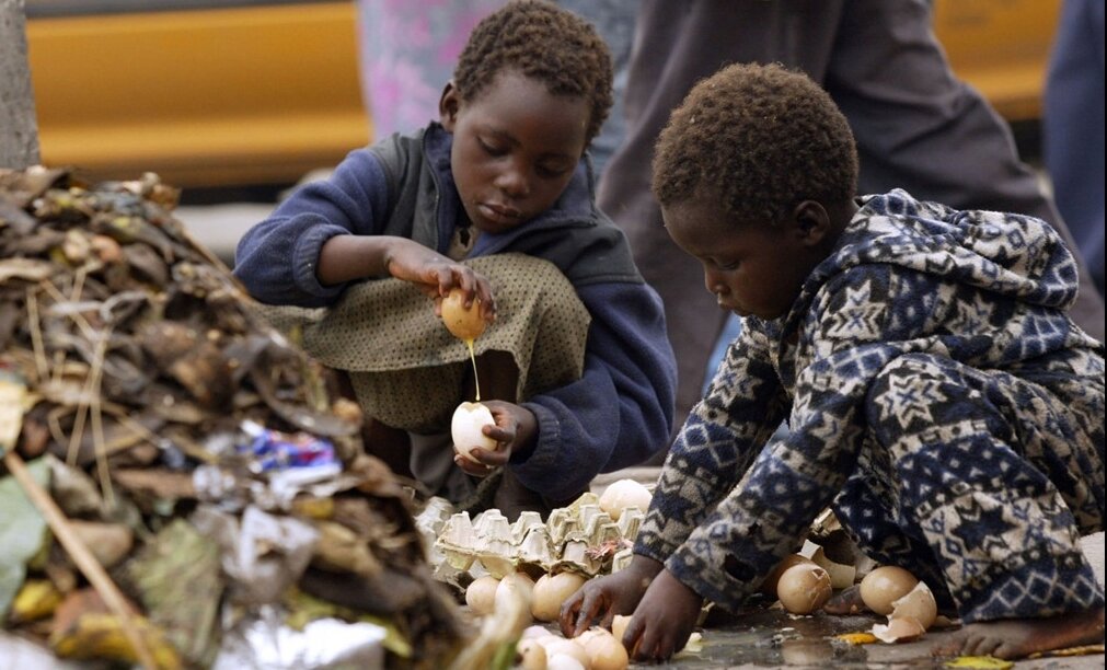 Откуда голод. Голодные дети Зимбабве.