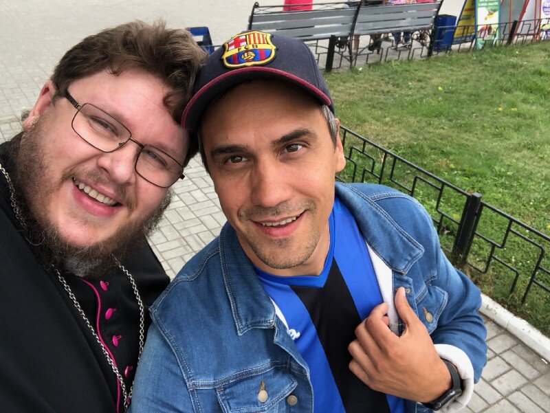 После сытного обеда селфи сделаем с соседом!