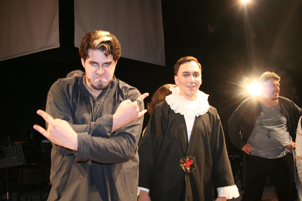 Святослав Беседин и Антон Левыкин. Опера "Царская невеста". Режиссер Полина Бертэн