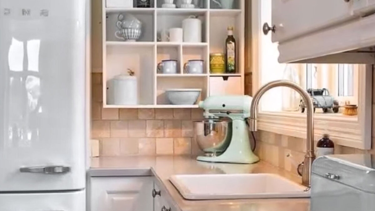 Маленькая кухня эконом класса