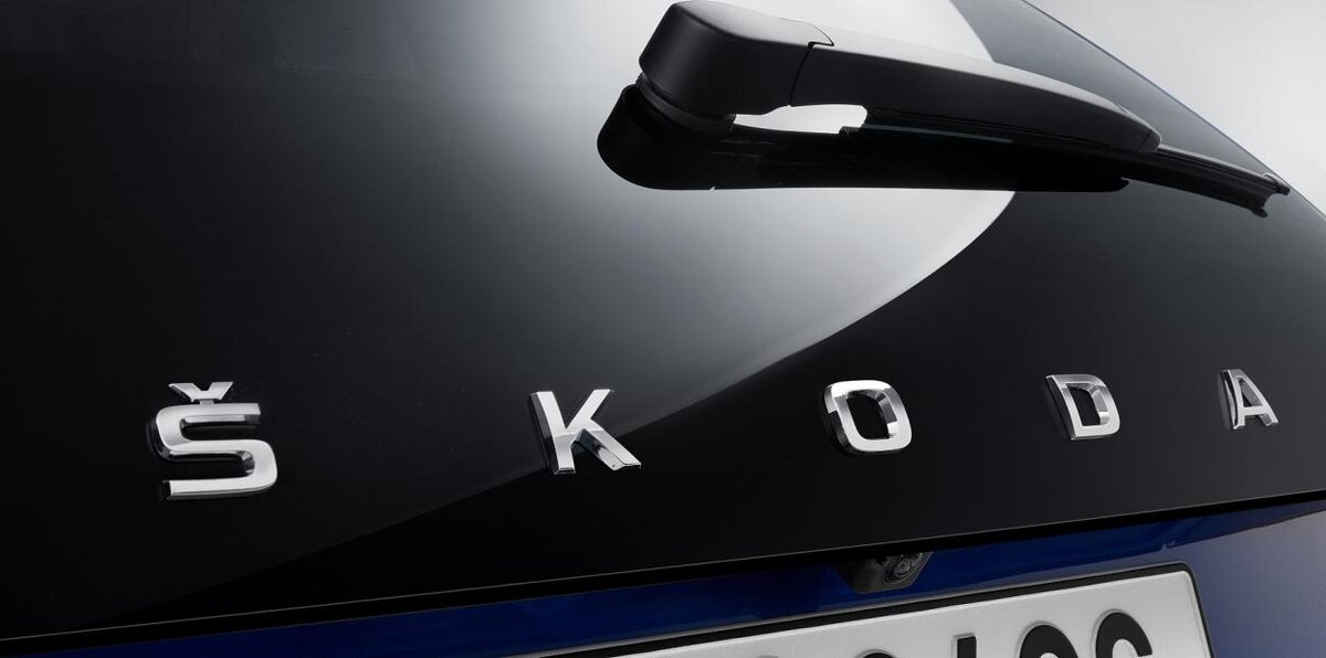 Scala станет первой европейской моделью Skoda, где логотип в задней части кузова заменят буквы