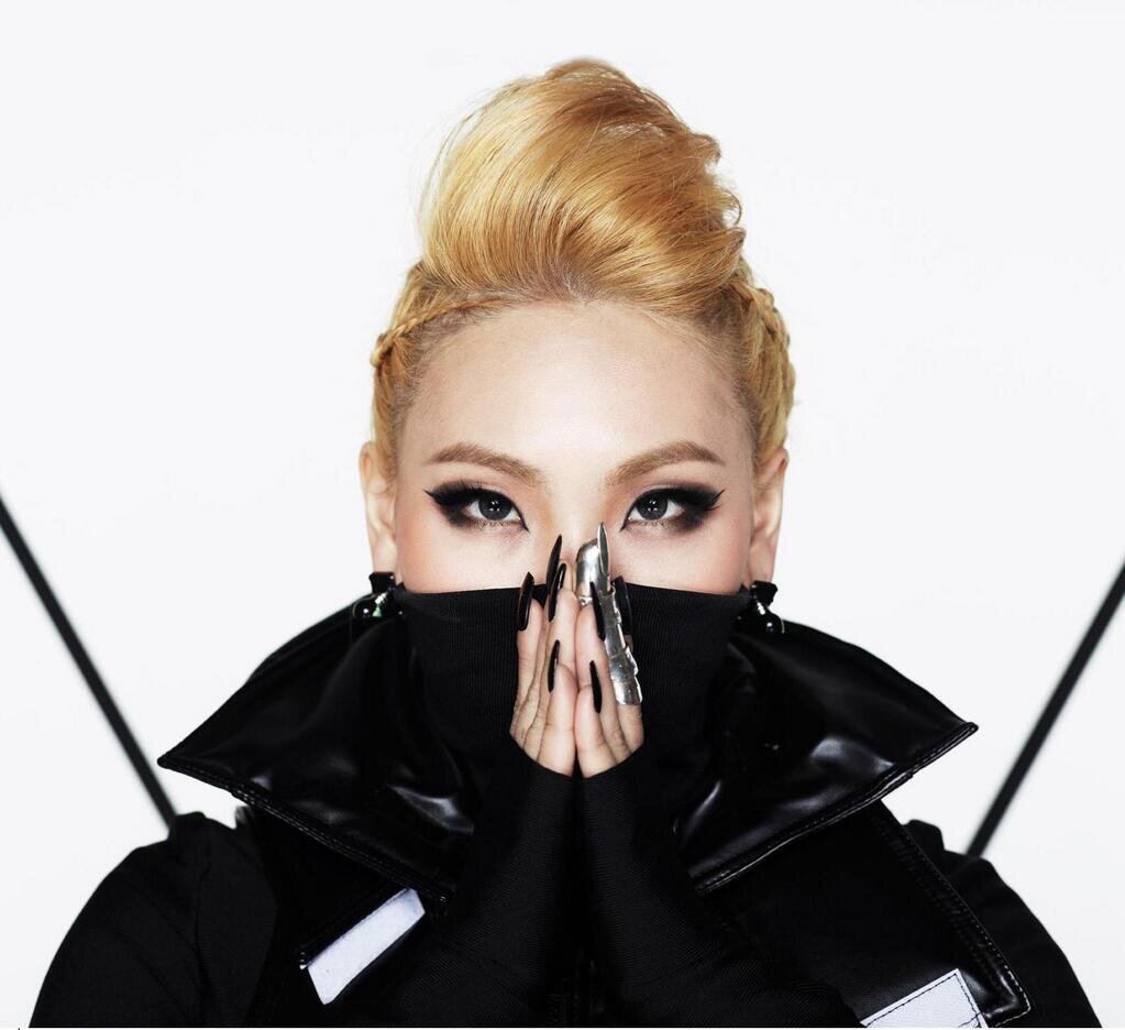 Корейская поп-группа 2NE1. Фото из промо альбома.