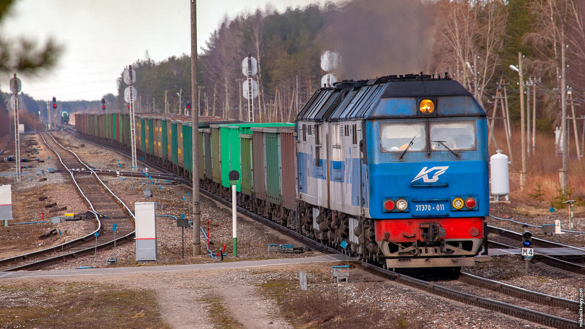 Тепловоз 2ТЭ70-011 на станции Лименда (под Котласом).