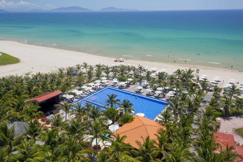 широченная полоса пляжа фото https://www.booking.com/hotel
