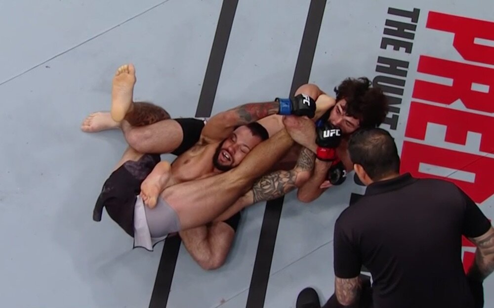 Забит 2018. Забит Магомедшарипов болевой. Забит Магомедшарипов UFC. Дагестанский боец забит Магомедшарипов. Сабмишен забита МАГОМЕДШАРИПОВА.