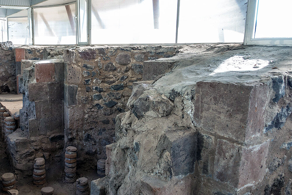 Небольшие термы легионеров в крепости Гарни (Армения). Некоторое время здесь находился римский гарнизон (вероятно, не больше когорты)