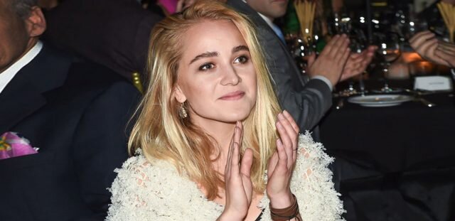 Дочь миллиардера Л. Михельсо́на