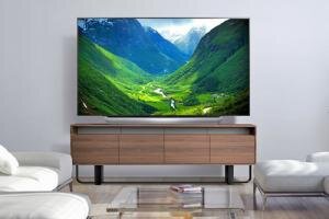 Наиболее привлекательный по функциям – OLED55C8 от бренда LG из Южной Кореи. Уверяем, что найти что-нибудь покруче у вас просто не получится. Нет такого на рынке. Панель также лидирует в рейтинге 4К-телевизоров. У нее масса положительных потребительских оценок.