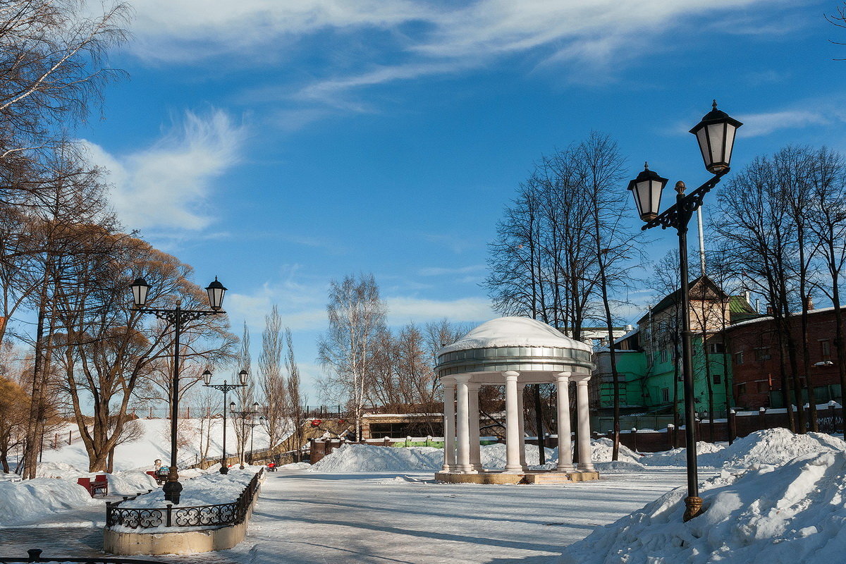 Пермский парк. Райский сад Пермь Мотовилиха зимой. Ротонда Пермь Мотовилиха. Пермь Ротонда парк Горького зима. Мотовилихинский парк Пермь.