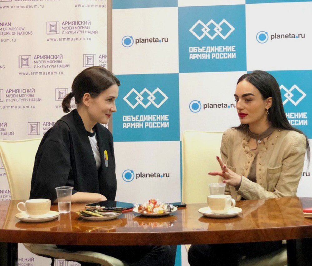 Татьяна Тростникова беседует с Анной Егоян в Армянском музее Москвы