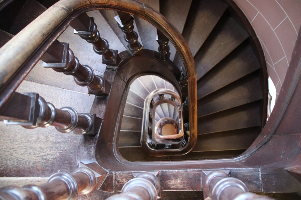 Одна из лестниц в замке Драхенбург