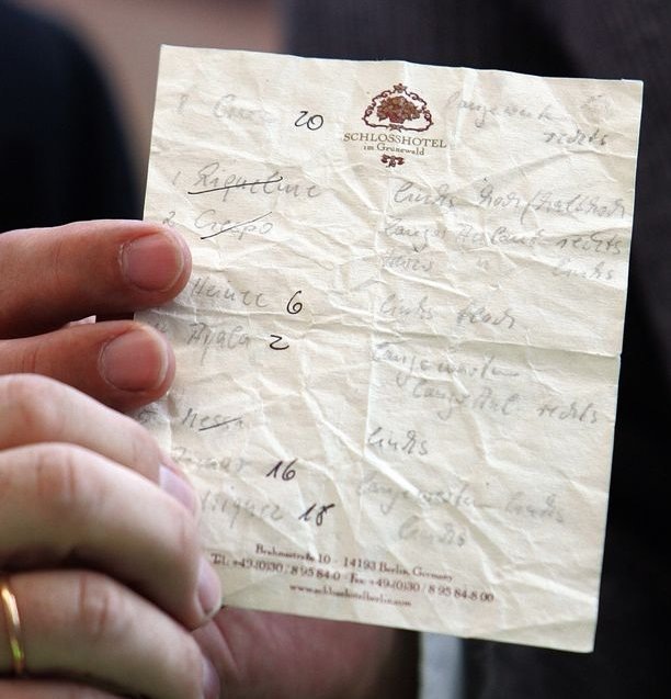 Фотография взята отсюда: https://twitter.com/COPA90US/status/796736787137892352