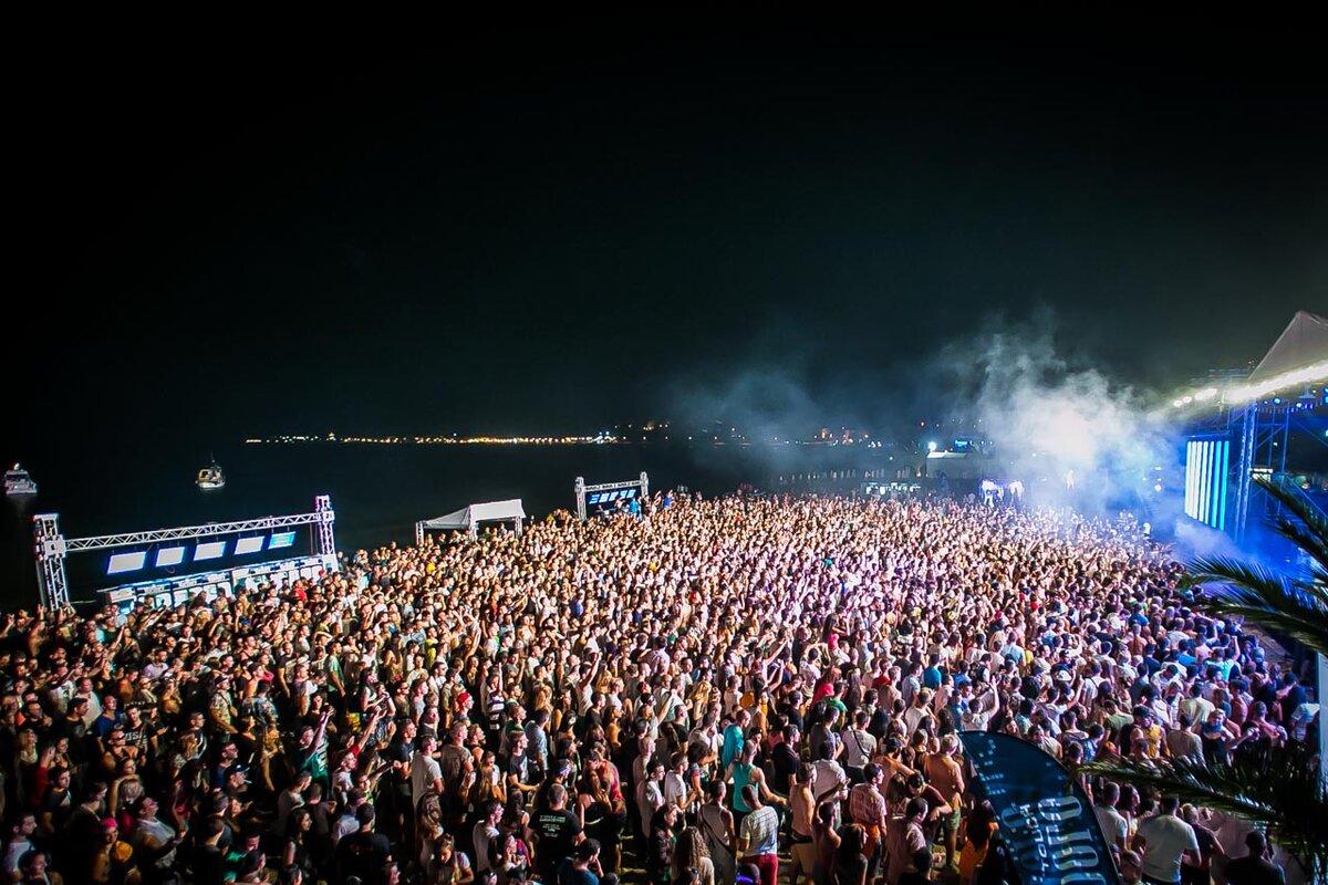 Жаркий вечер Какао-Бич