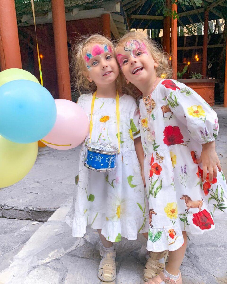 Розочка и Беляночка! (Лиза и Варя)