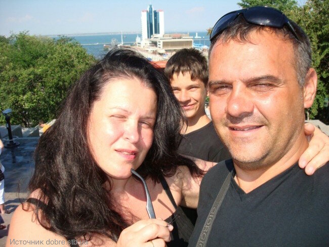 Руслана Писанка (украинская киноактриса и ведущая шоу) познакомилась со своим мужем Игорем Исаковым на сайте знакомств. 